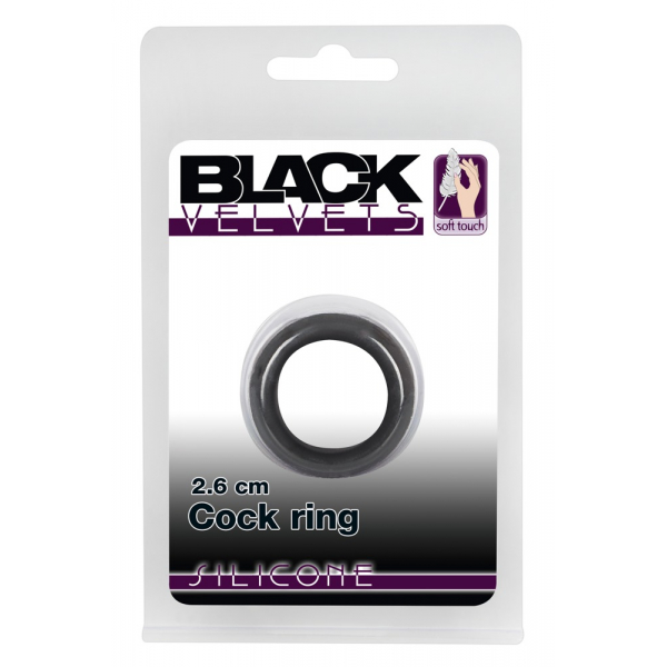 Erekcijski obroček črne barve v embalaži.